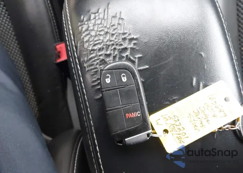 2018 Dodge Journey Crossroad Awd z USA, uszkodzony, nr VIN 3C4PDDGG2JT523201